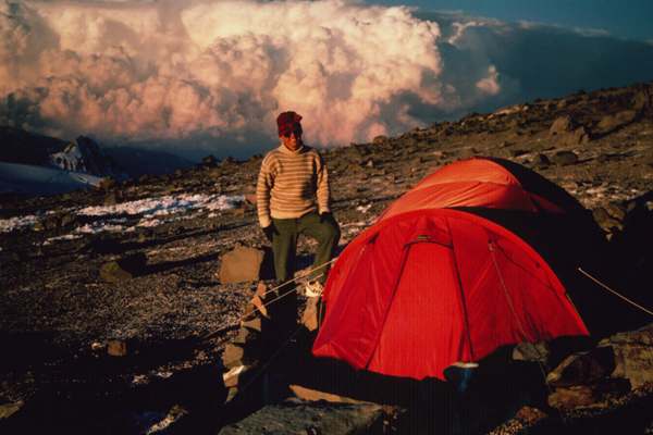 Large clouds looming up below Condors Nest on Aconcagua